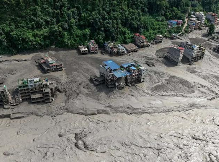 Inundaciones devastan Nepal: al menos 98 muertos y cientos de desaparecidos