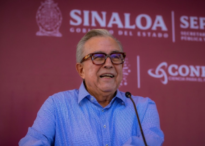 Rocha Moya retoma gubernatura de Sinaloa tras 112 días de licencia