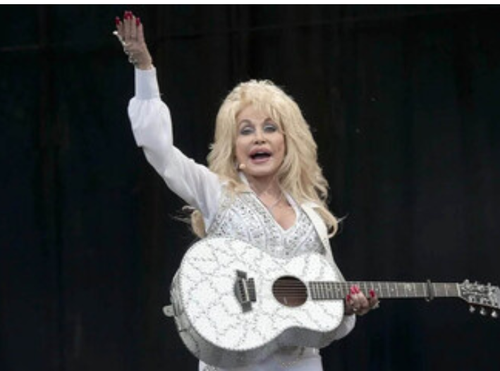 Muere Dolly Parton a los 80 años, leyenda de la música country