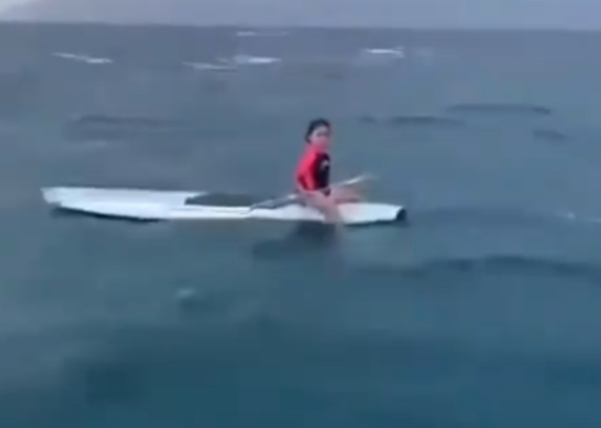 Pescadores rescatan a niña arrastrada mar adentro en La Paz