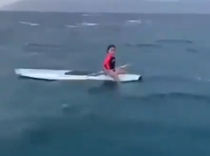 Pescadores rescatan a niña arrastrada mar adentro en La Paz