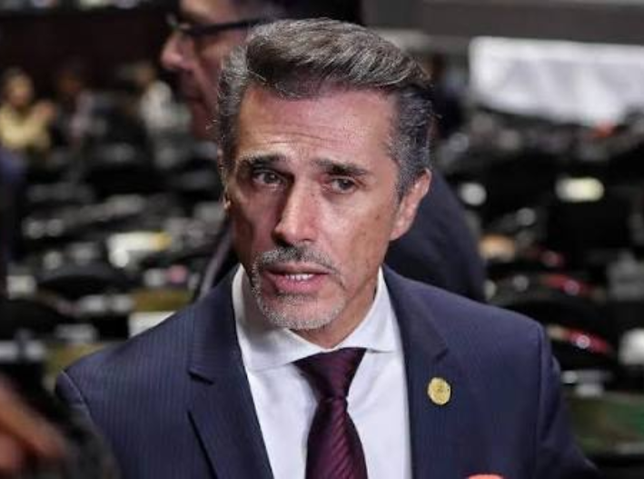 ¿Del Congreso a La Granja VIP? Sergio Mayer vuelve a pedir licencia como diputado