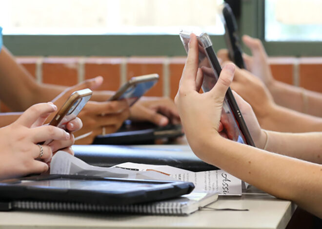 ¡Celulares sí, pero con reglas! Padres de Quintana Roo rechazan prohibición en escuelas