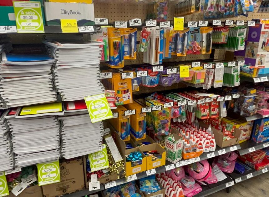 Invita Concanaco Servytur a comprar útiles escolares en comercios locales
