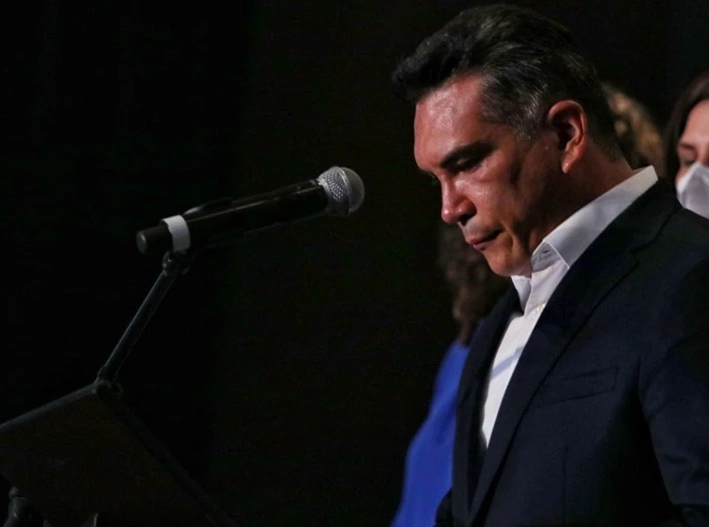 La factura llega a Alito: van por 32 exfuncionarios y 270 millones