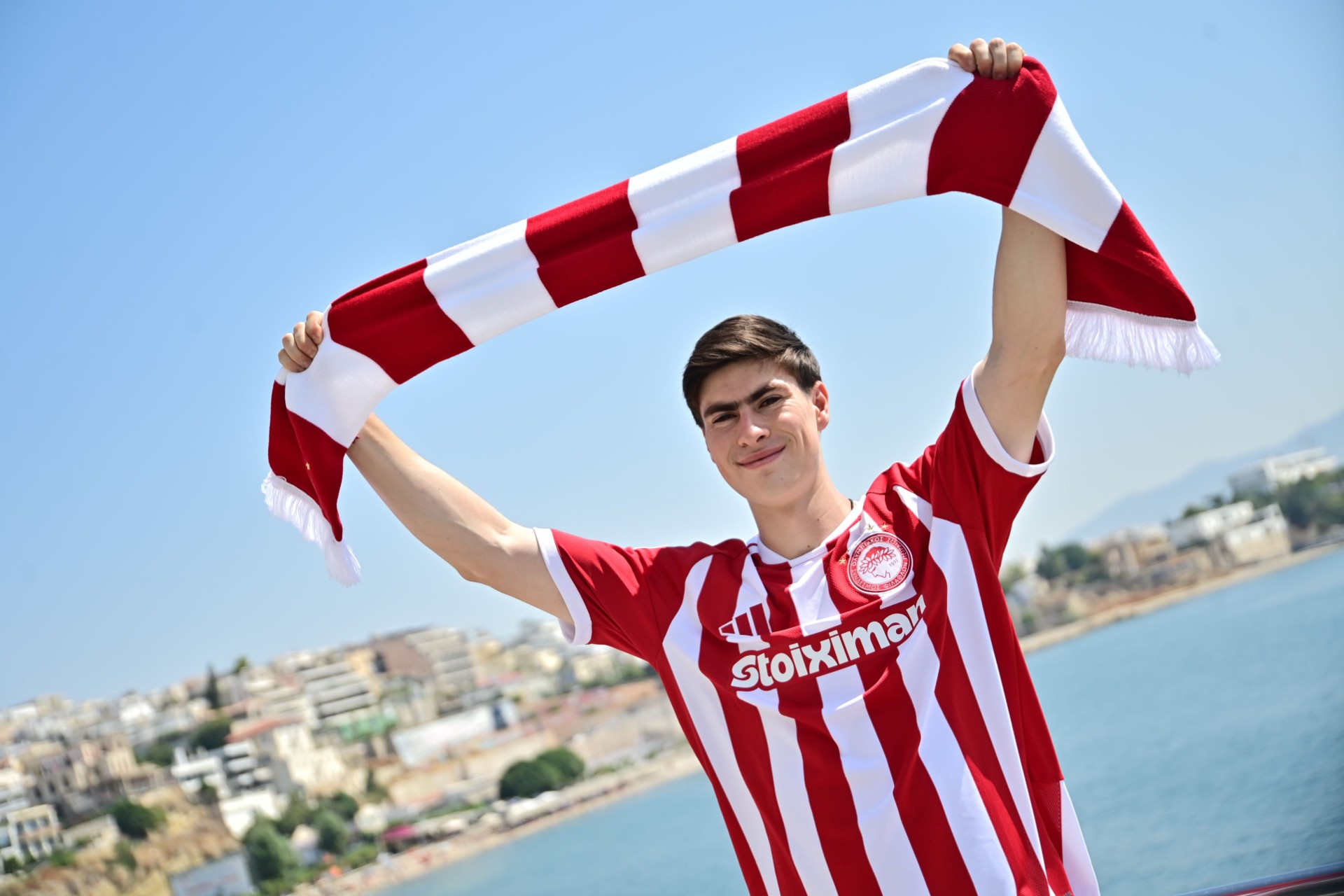 De Chivas a Grecia: la Hormiga González ya tiene nuevo equipo