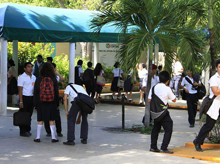 ¡Última llamada! Miles de jóvenes aún buscan un lugar en preparatorias de Cancún