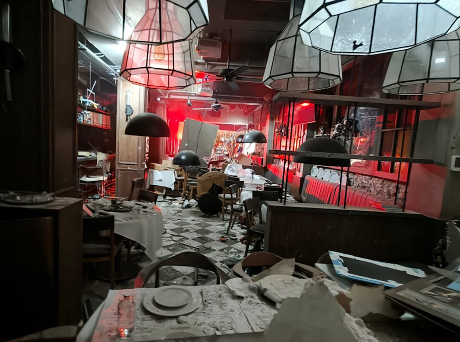 Estalla restaurante en la Roma y deja 13 heridos