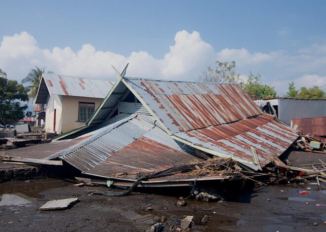 Indonesia tiembla con fuerza: terremoto de 7.7 deja 47 muertos