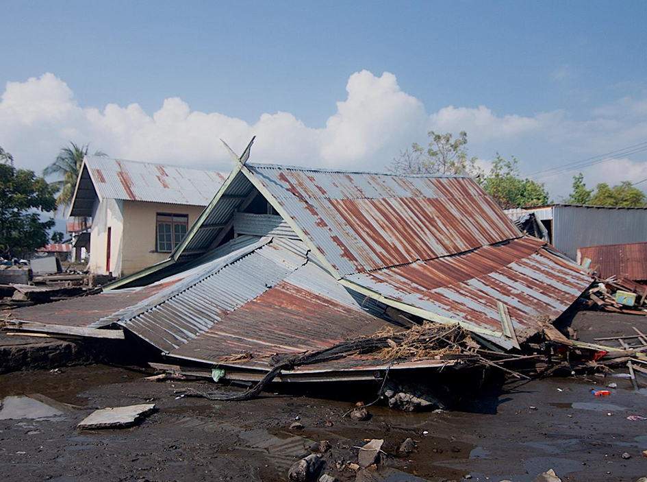 Indonesia tiembla con fuerza: terremoto de 7.7 deja 47 muertos