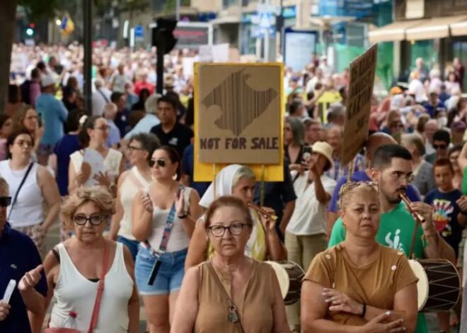Marchan en Mallorca contra el turismo masivo y crisis de vivienda