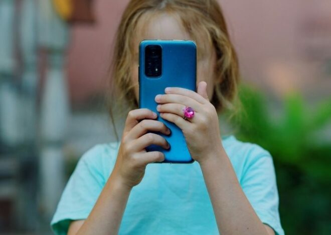 HRW denuncia uso de Facebook y TikTok para reclutar niños en Colombia