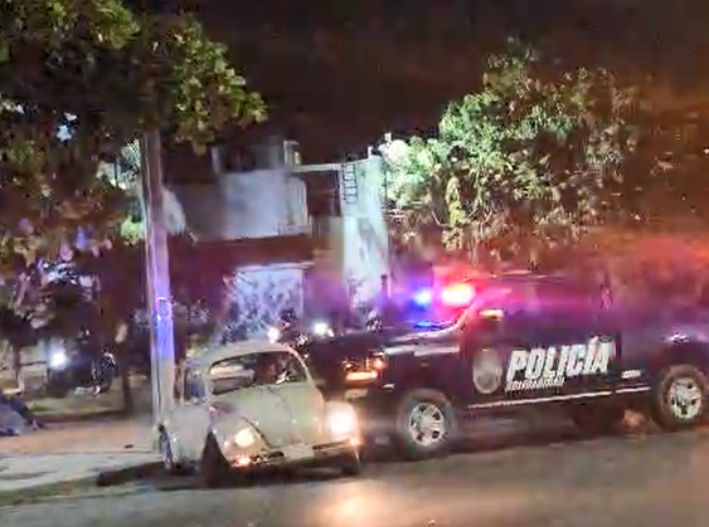Mujer en presunto estado de ebriedad desata persecución policiaca en Playa del Carmen