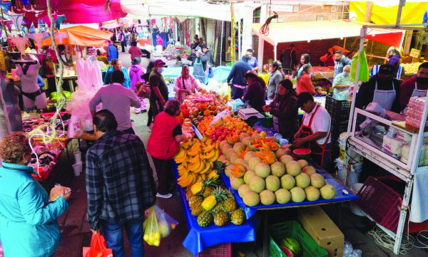 Altos costos de energía y trámites frenan a pequeños comerciantes en Quintana Roo