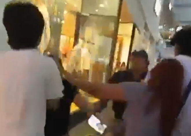 Guardias se pasan de la raya: golpean y someten a jóvenes en Plaza Las Américas