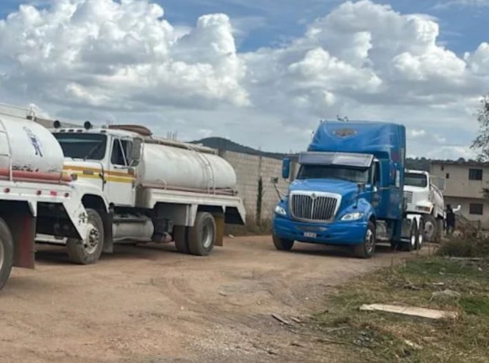 Aseguran pozo ilegal y 5 pipas de agua en Amozoc; hay 6 detenidos