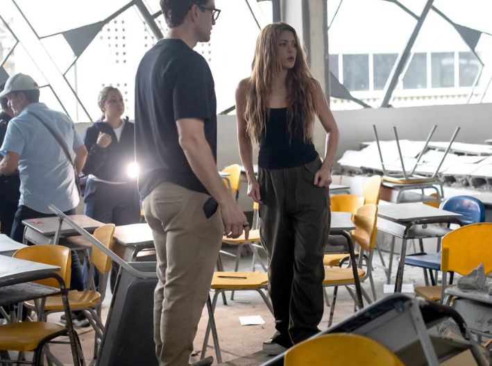 Shakira y Howard Buffett anuncian apoyos para escuelas en Colombia
