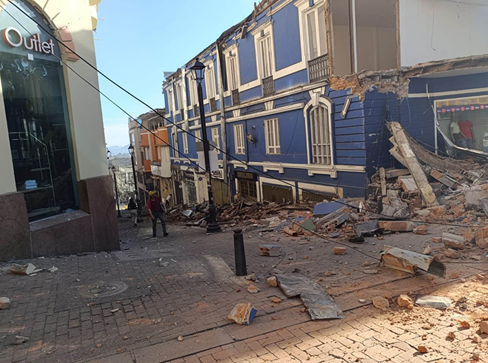 Sheinbaum tiende la mano a Colombia tras poderoso sismo de 7.4