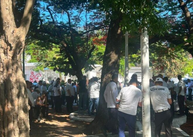 Taxistas llevan disputa con Uber a Imoveqroo; piden operativos en Cancún