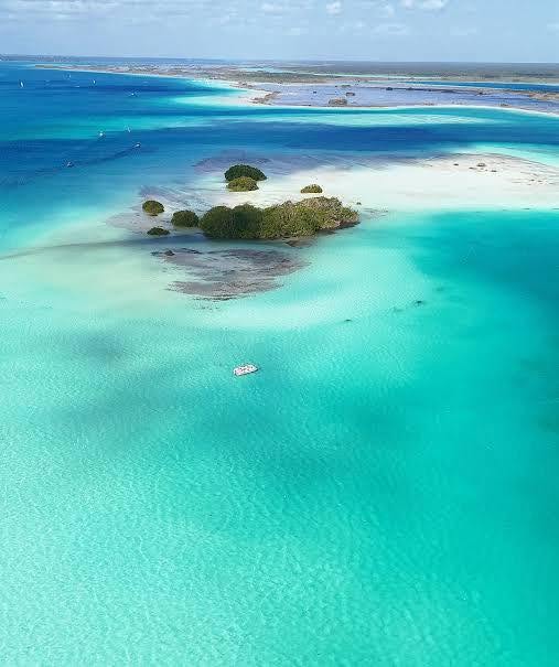Bacalar: El fascinante secreto de la Laguna de los Siete Colores