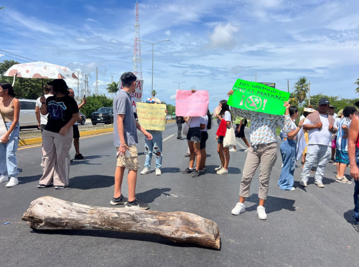 Simpatizantes de ‘Pepe Tigre’ bloquean el bulevar Colosio