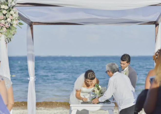 Bodas de extranjeros se desploman en Playa del Carmen
