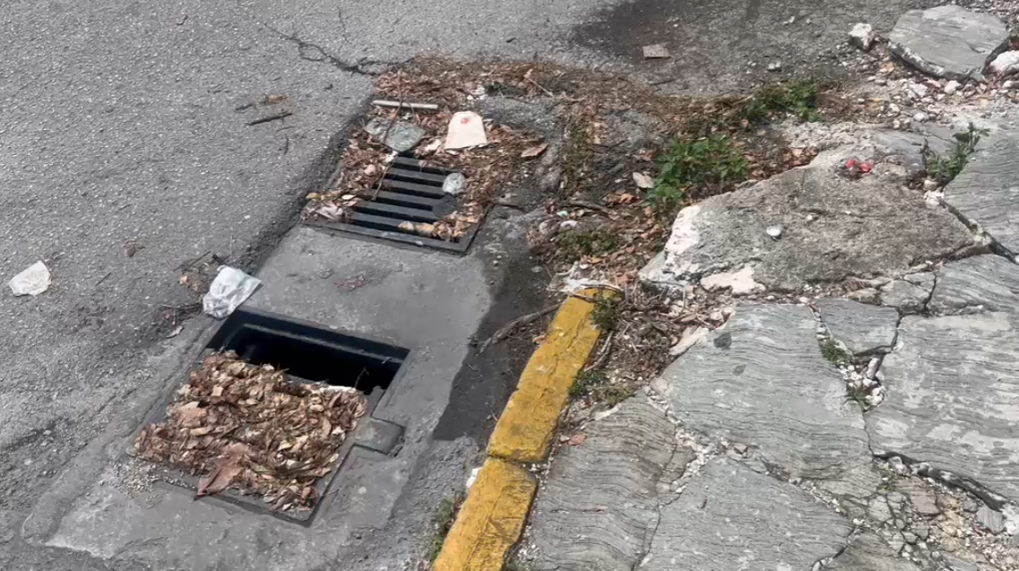 Calle Yamilum en mal estado pone en riesgo a peatones