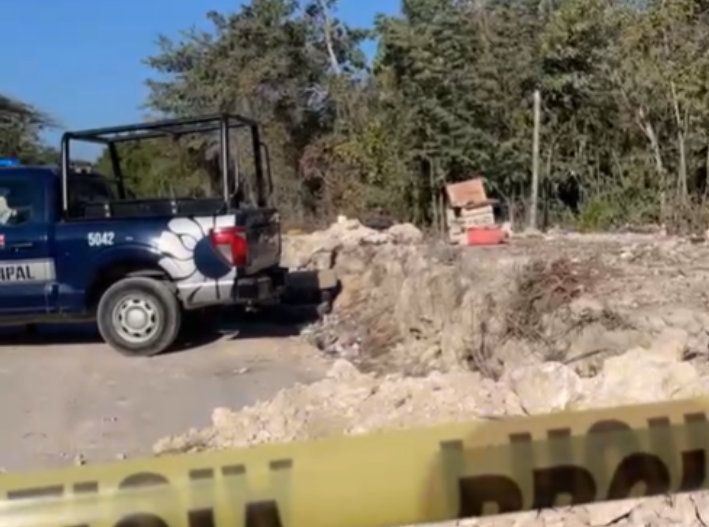 Hallan a hombre sin vida en terracería de Kusamil, en Cancún