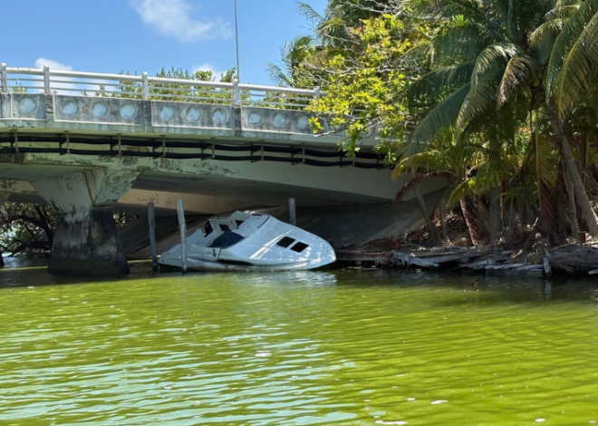 Arranca retiro de embarcaciones en Laguna Nichupté: van por 23 barcos abandonados