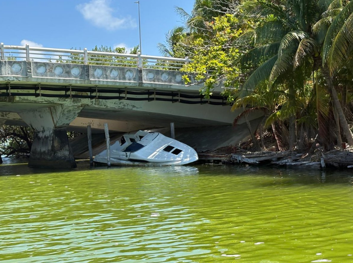 Arranca retiro de embarcaciones en Laguna Nichupté: van por 23 barcos abandonados