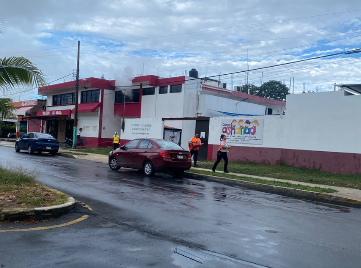 Incendio en guardería moviliza a bomberos y obliga a evacuar a más de 200 personas en Chetumal