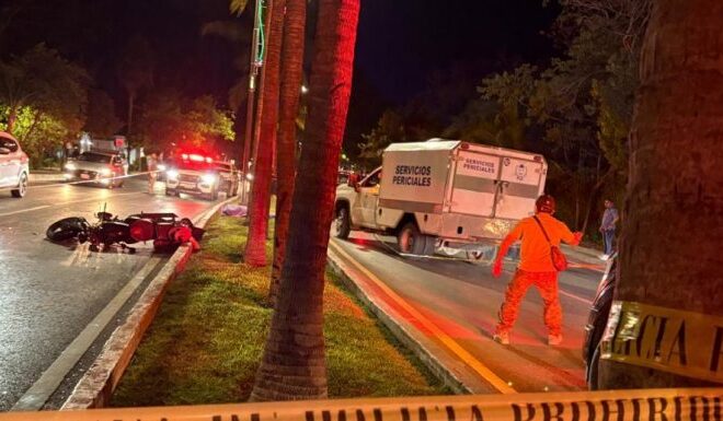 Motociclista muere tras derrapar en la zona hotelera de Cancún 