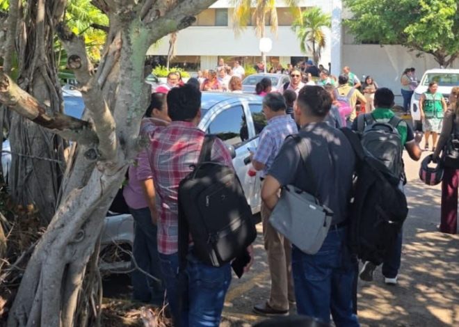 Evacúan edificio de la SEQ en Chetumal por conato de incendio