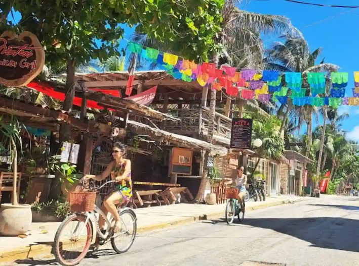 Turismo en Quintana Roo pierde fuerza: bajan ocupación hotelera y pasajeros en Cancún