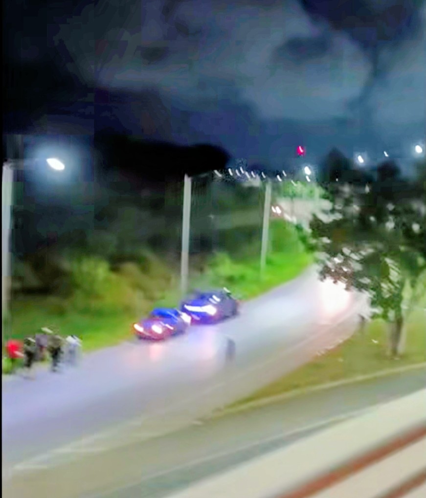 Policías evitan tragedia en el puente del parque Quintana Roo