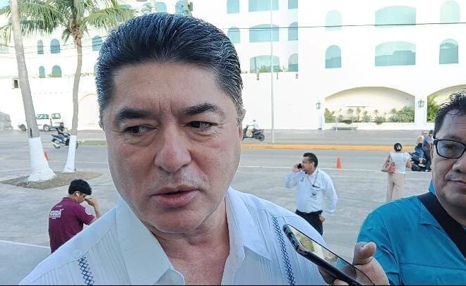 Félix González Canto ve natural el nuevo bloque opositor en Quintana Roo