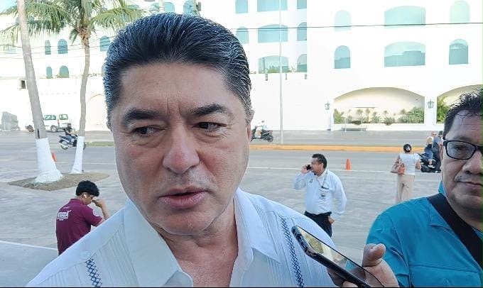 Félix González Canto ve natural el nuevo bloque opositor en Quintana Roo