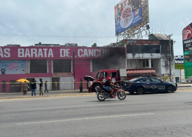 ¡Arde “Qué Guay” en Cancún! Bomberos controlan incendio