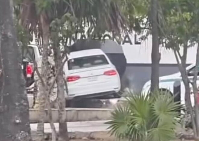 Persecución en Cancún termina con choque en la barda de la Guardia Nacional