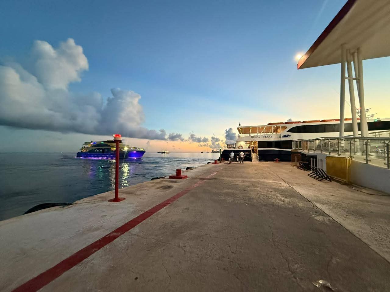 Colisionan ferrys de Ultramar y Xcaret Xailing en muelle de Cozumel