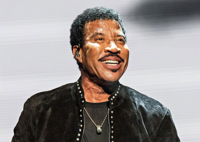 Lionel Richie abandona el hospital tras someterse a pruebas cardíacas