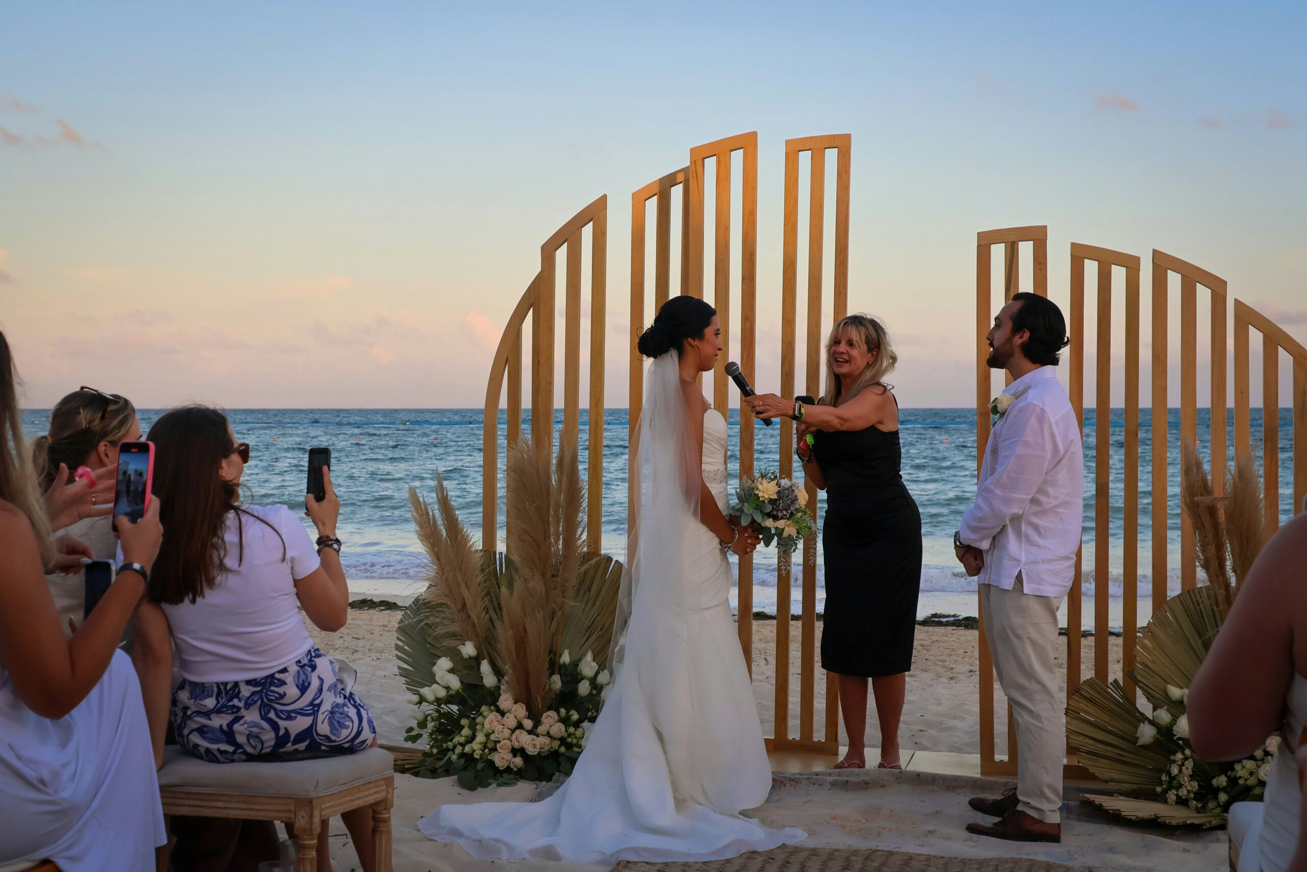 Sargazo en el Caribe mexicano afecta 10 mil reservaciones de bodas