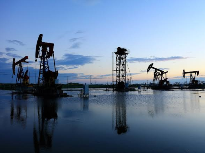 Petróleo roza los 100 dólares ante tensión en Medio Oriente