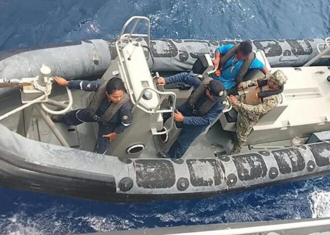 Marina rescata a pescador a la deriva en costas de Acapulco