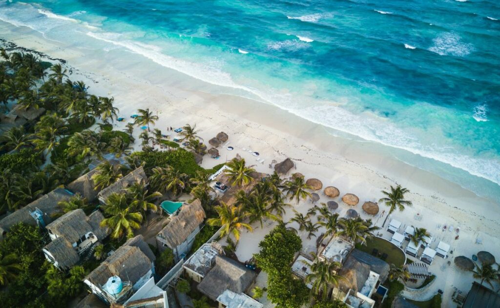 Tulum recupera vuelos a Canadá y EU
