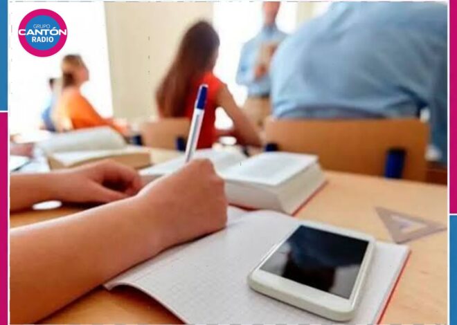 SEQ prohíbe uso de celulares a maestros de Quintana Roo