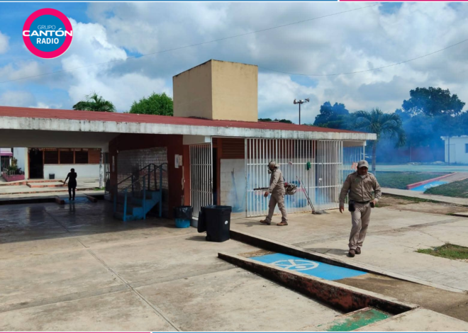 Realizan intensa campaña de fumigación en escuelas de educación básica en Lázaro Cárdenas
