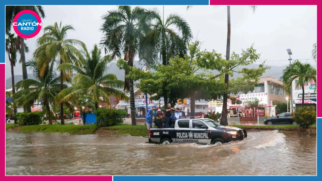 Huracán Simón avanza lentamente y eleva riesgo de desastre en México
