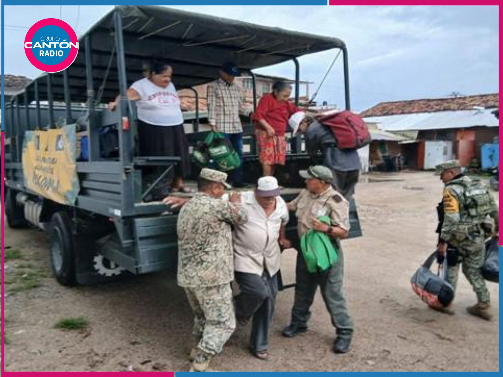 Despliegan a 4,600 militares en el Pacífico por el huracán Simón categoría 4