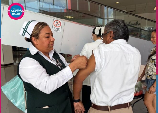 Vacunan contra influenza, COVID-19 y neumococo en Quintana Roo